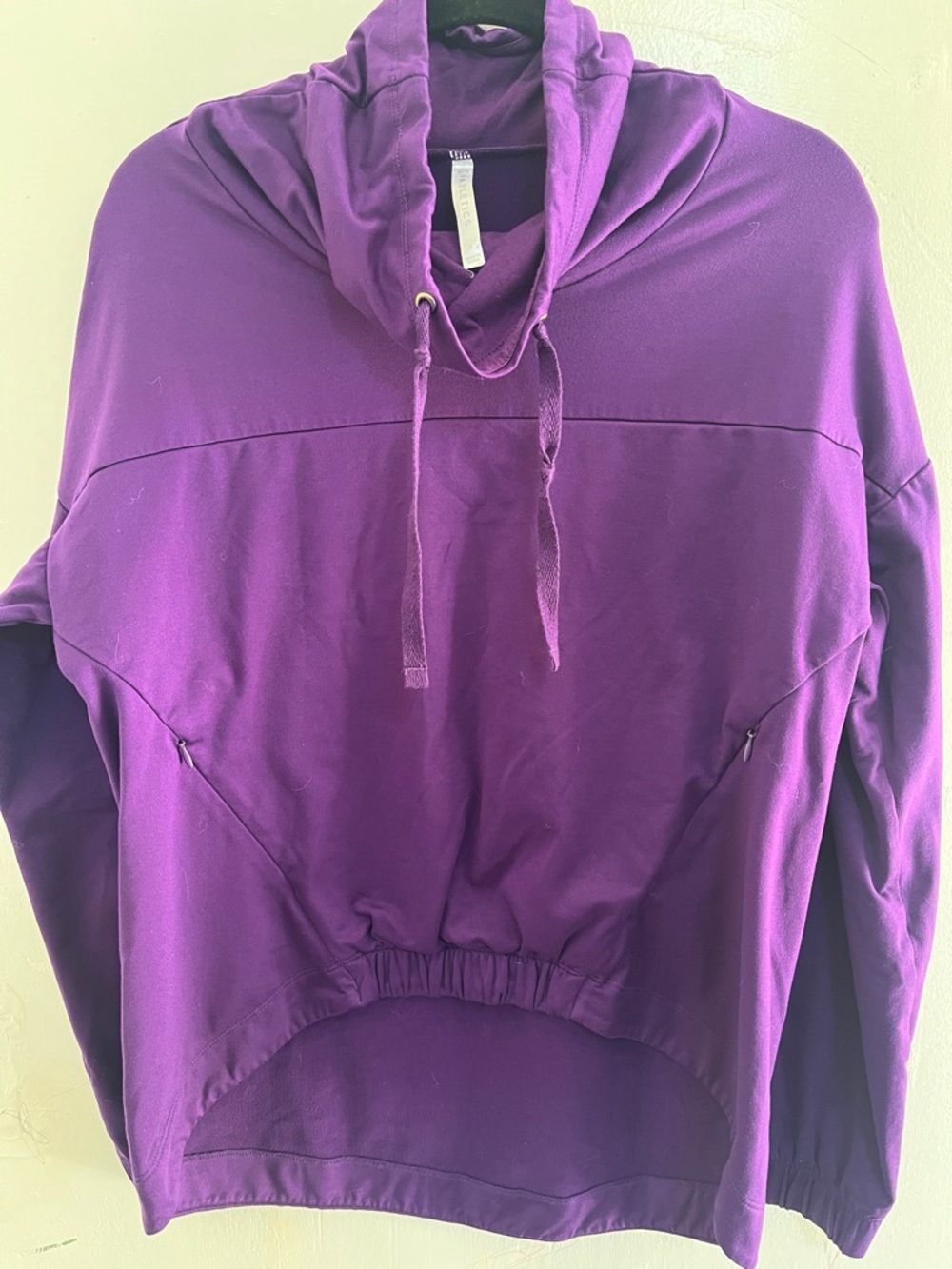 Fabletics Europa Pullover - Picture 2 of 4